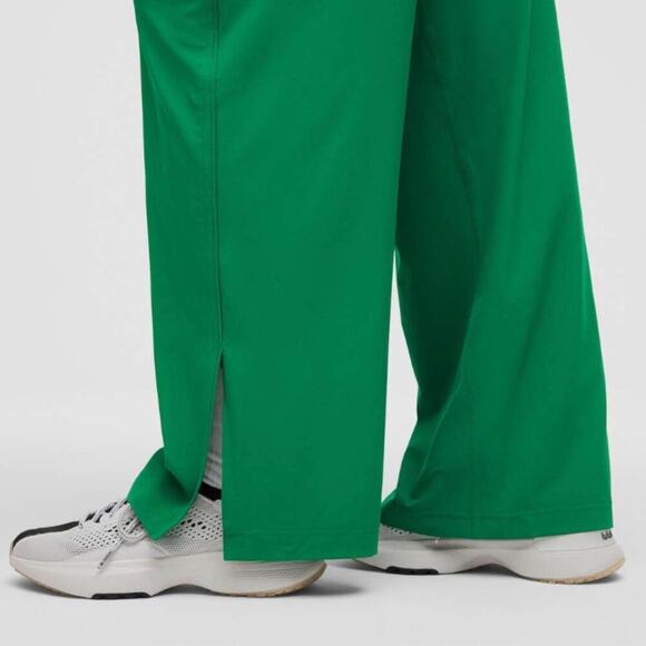 Lululemon Court Rival Wide Leg Track Pant Size 8 Regular Raceway Green NWT - Picture 3 of 8